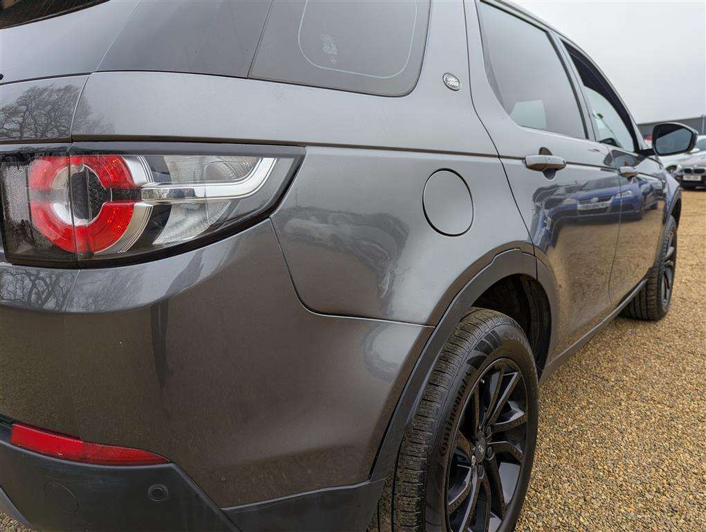 <p>2016 LAND ROVER DISCOVERY SPORT SE TECH T</p>
