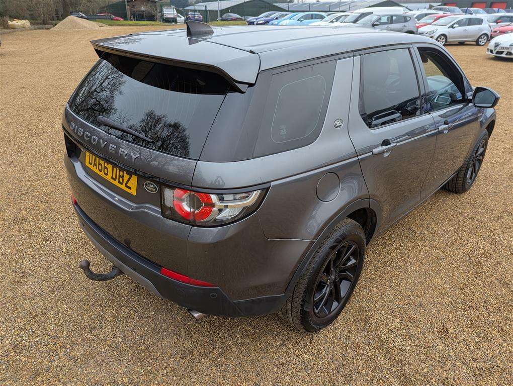 <p>2016 LAND ROVER DISCOVERY SPORT SE TECH T</p>