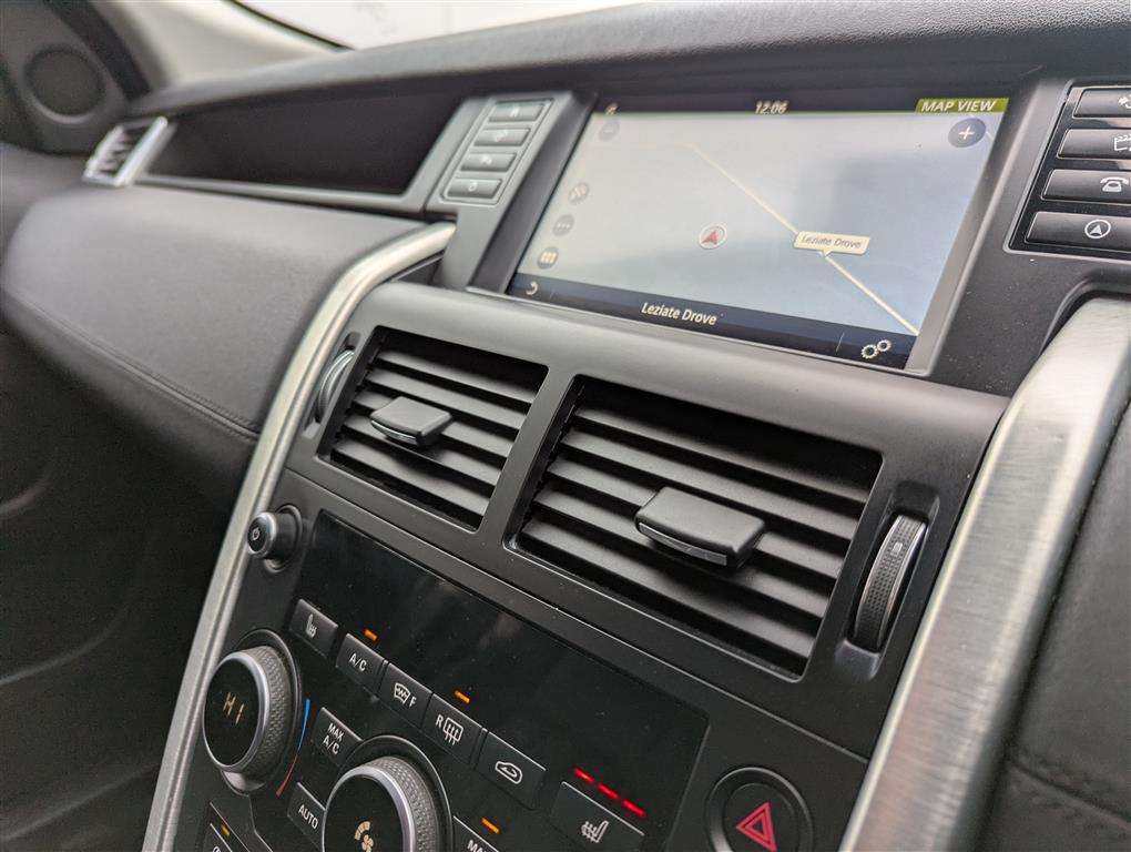 <p>2016 LAND ROVER DISCOVERY SPORT SE TECH T</p>