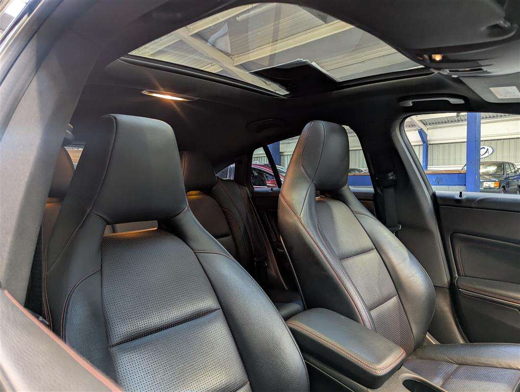 <p>2017 MERCEDES-BENZ CLA 220 D AMG LINE 4MATIC</p>