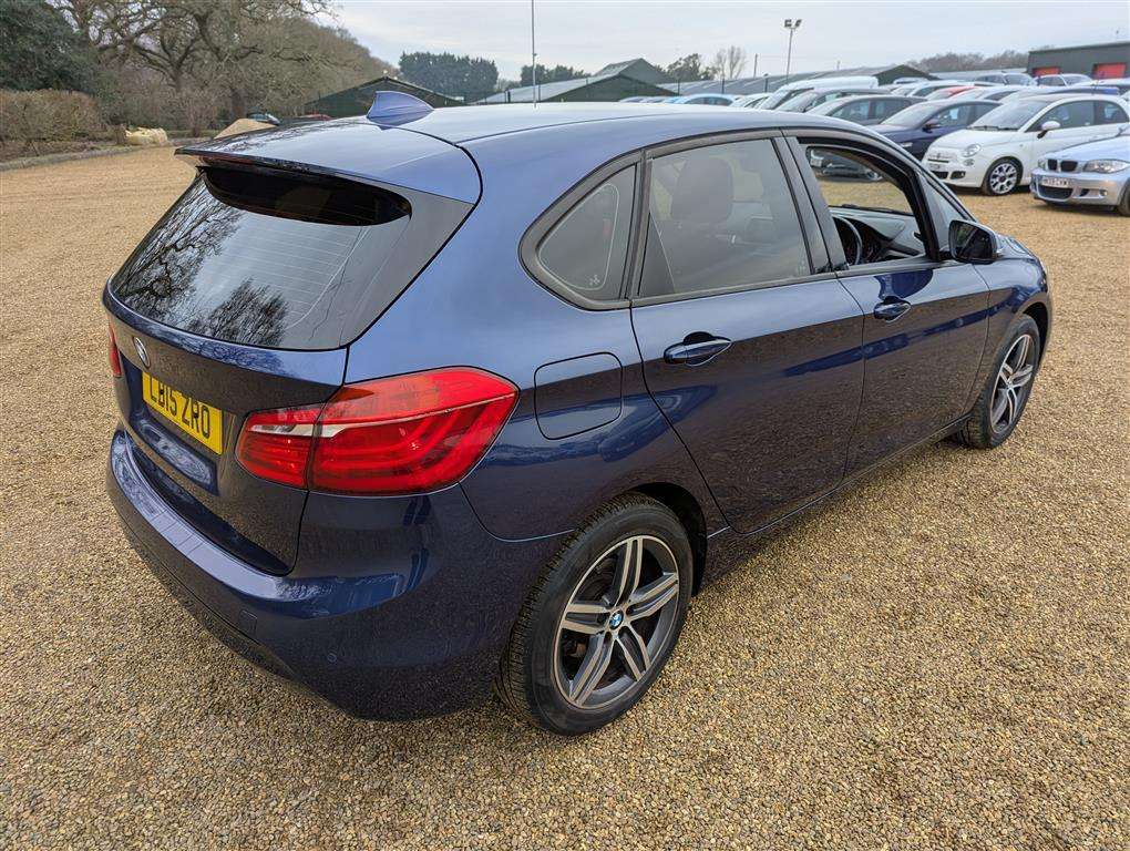 <p>2015 BMW 218I SPORT</p>