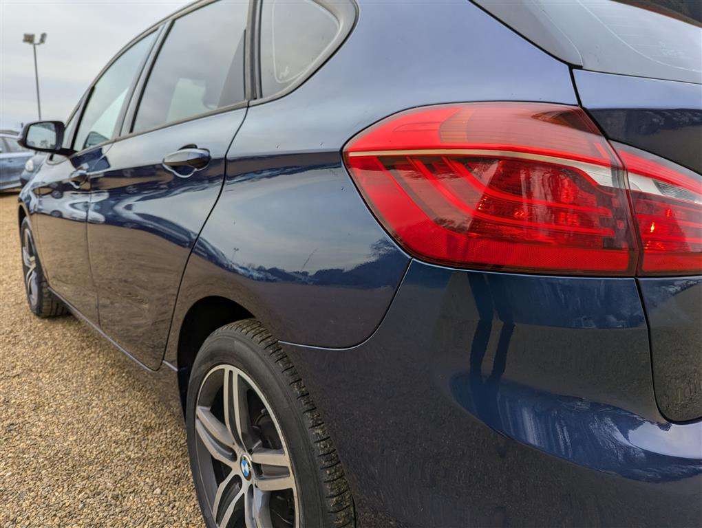 <p>2015 BMW 218I SPORT</p>