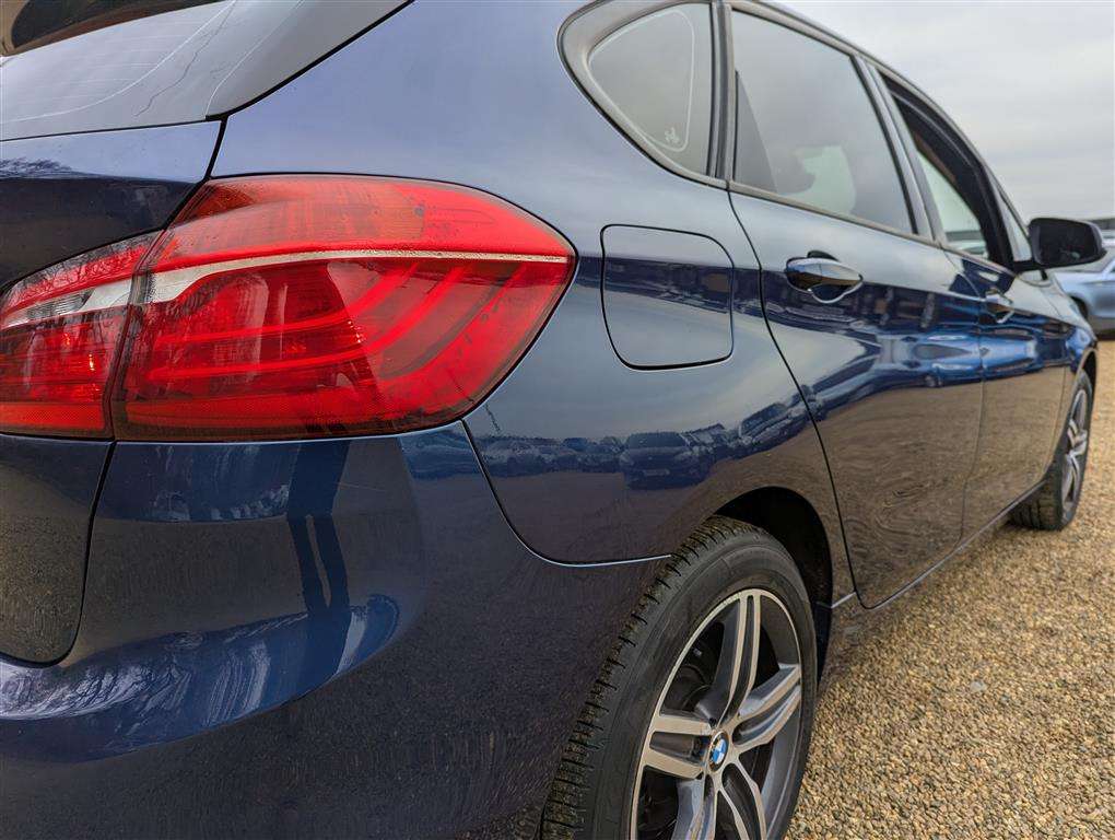 <p>2015 BMW 218I SPORT</p>