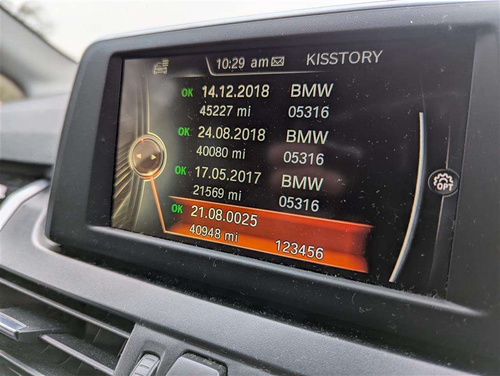 <p>2015 BMW 218I SPORT</p>