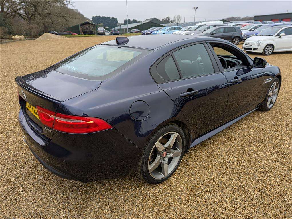 <p>2017 JAGUAR XE R-SPORT D AUTO</p>
