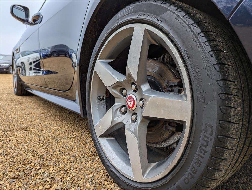 <p>2017 JAGUAR XE R-SPORT D AUTO</p>