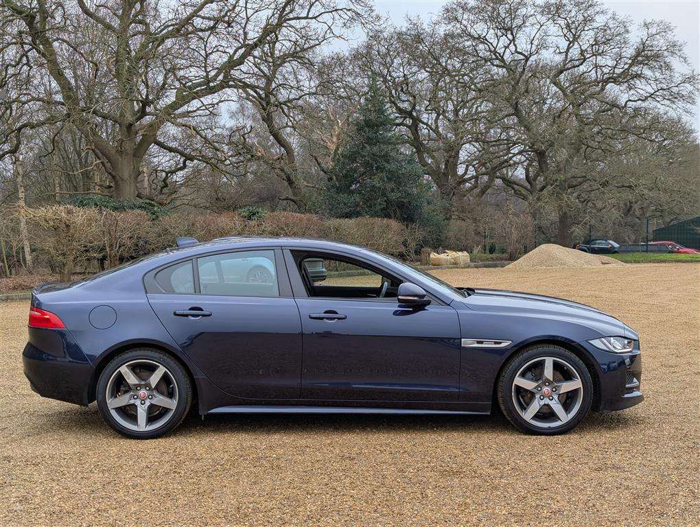 <p>2017 JAGUAR XE R-SPORT D AUTO</p>