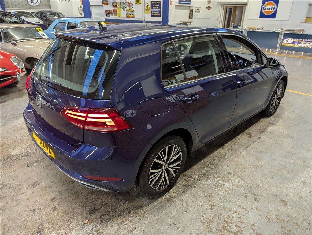 <p>2018 VOLKSWAGEN GOLF SE TSI BMT</p>