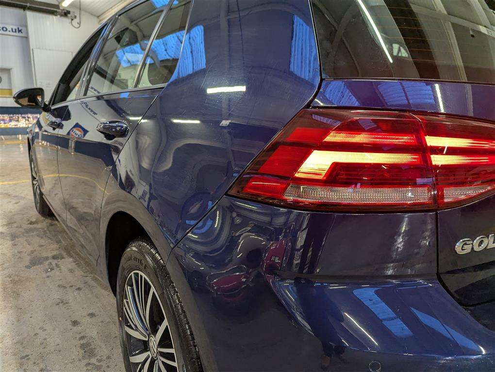 <p>2018 VOLKSWAGEN GOLF SE TSI BMT</p>