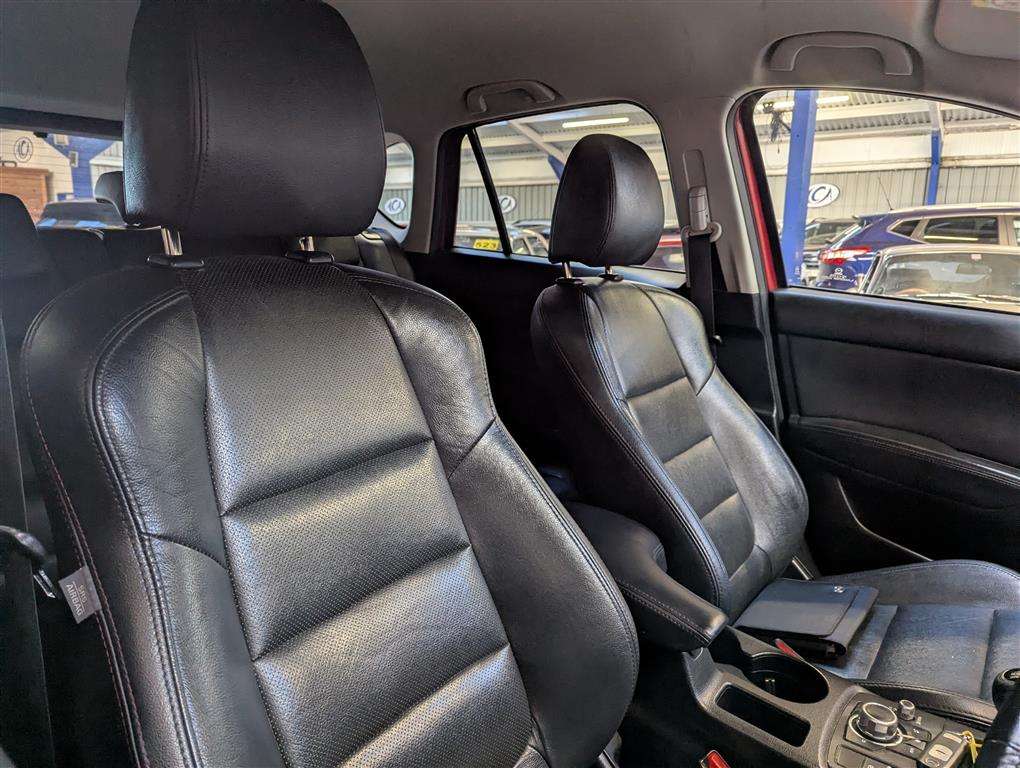 <p>2017 MAZDA CX-5 SPORT NAV D</p>