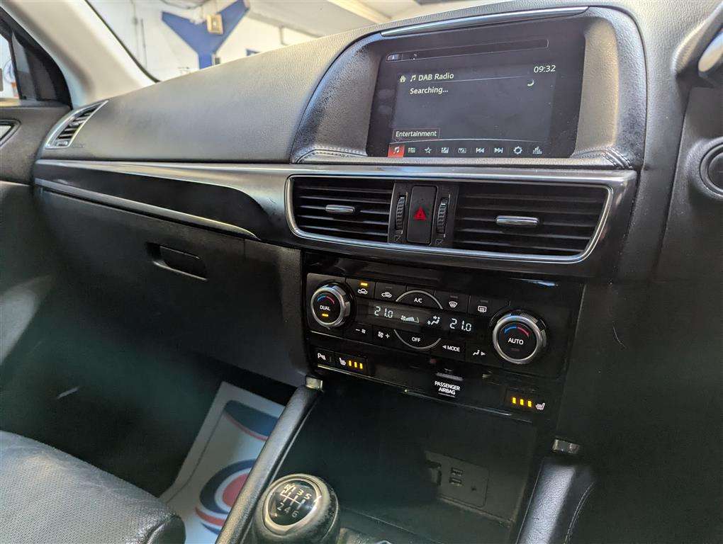 <p>2017 MAZDA CX-5 SPORT NAV D</p>