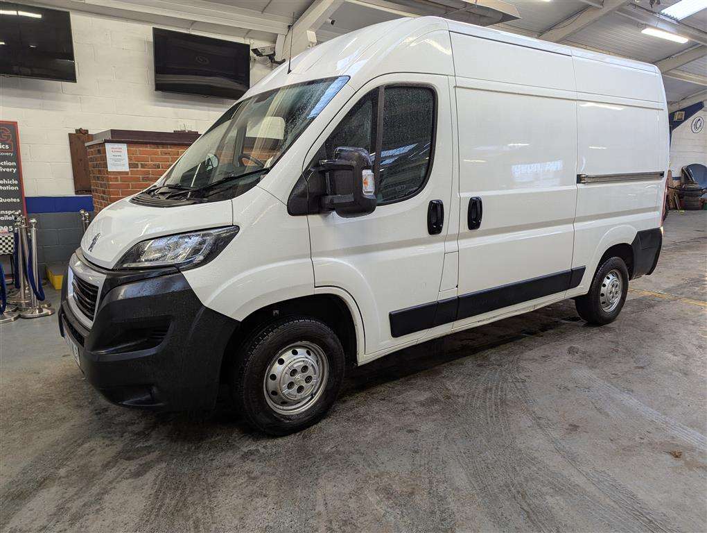 <p>2020 PEUGEOT BOXER 335 PRO L2H2 BHDI</p>