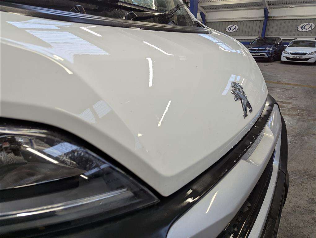 <p>2020 PEUGEOT BOXER 335 PRO L2H2 BHDI</p>