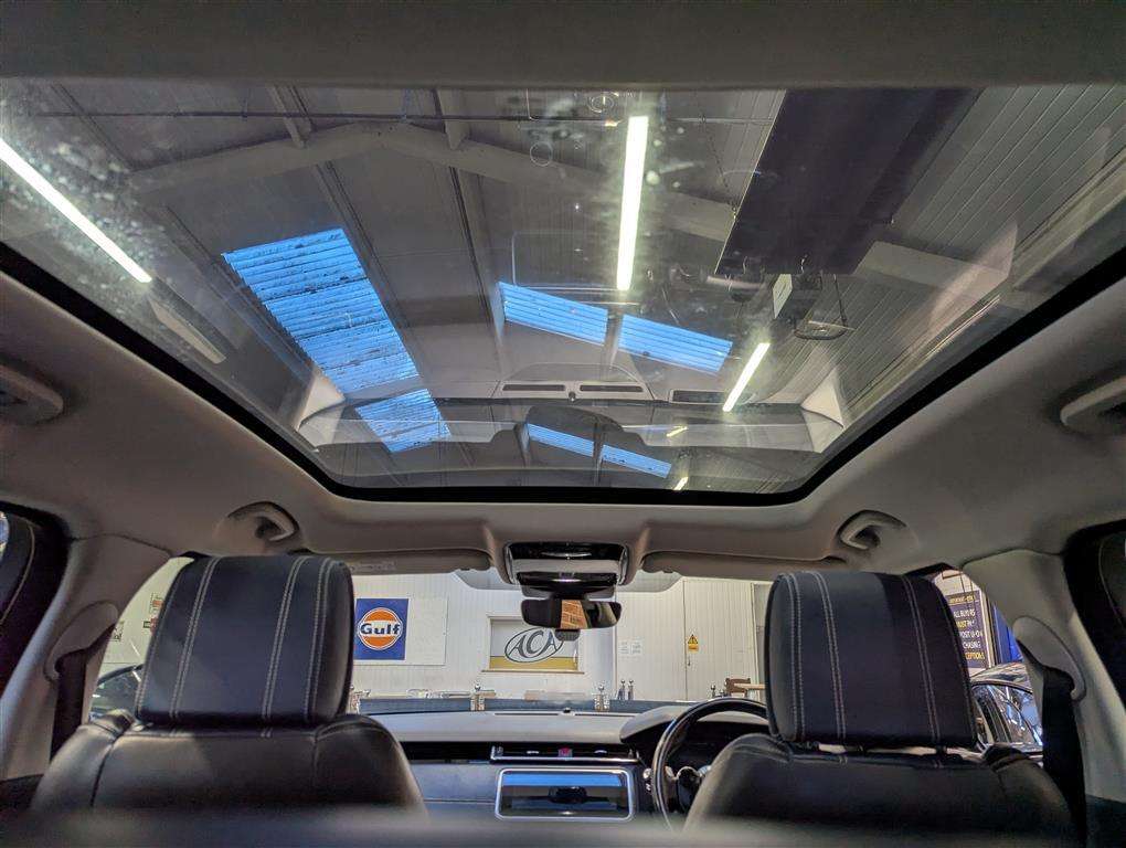 <p>2019 LAND ROVER RANGE ROVER VELAR HSE D18</p>