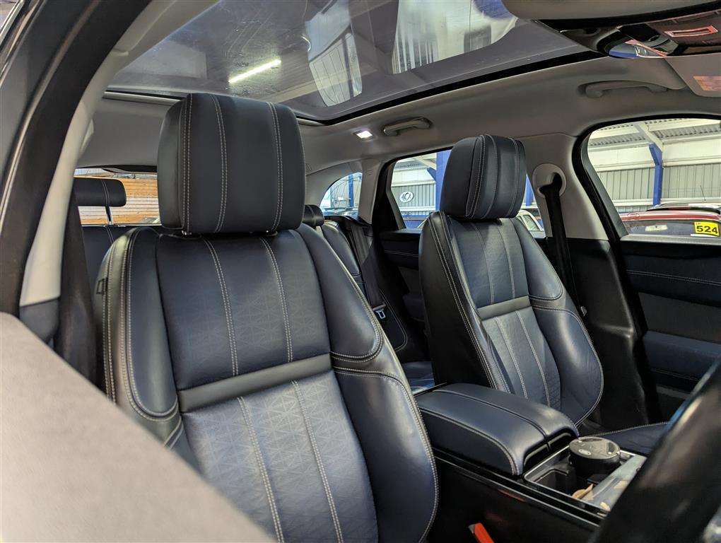 <p>2019 LAND ROVER RANGE ROVER VELAR HSE D18</p>