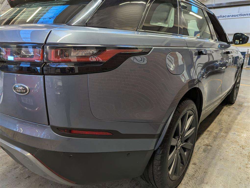 <p>2019 LAND ROVER RANGE ROVER VELAR HSE D18</p>
