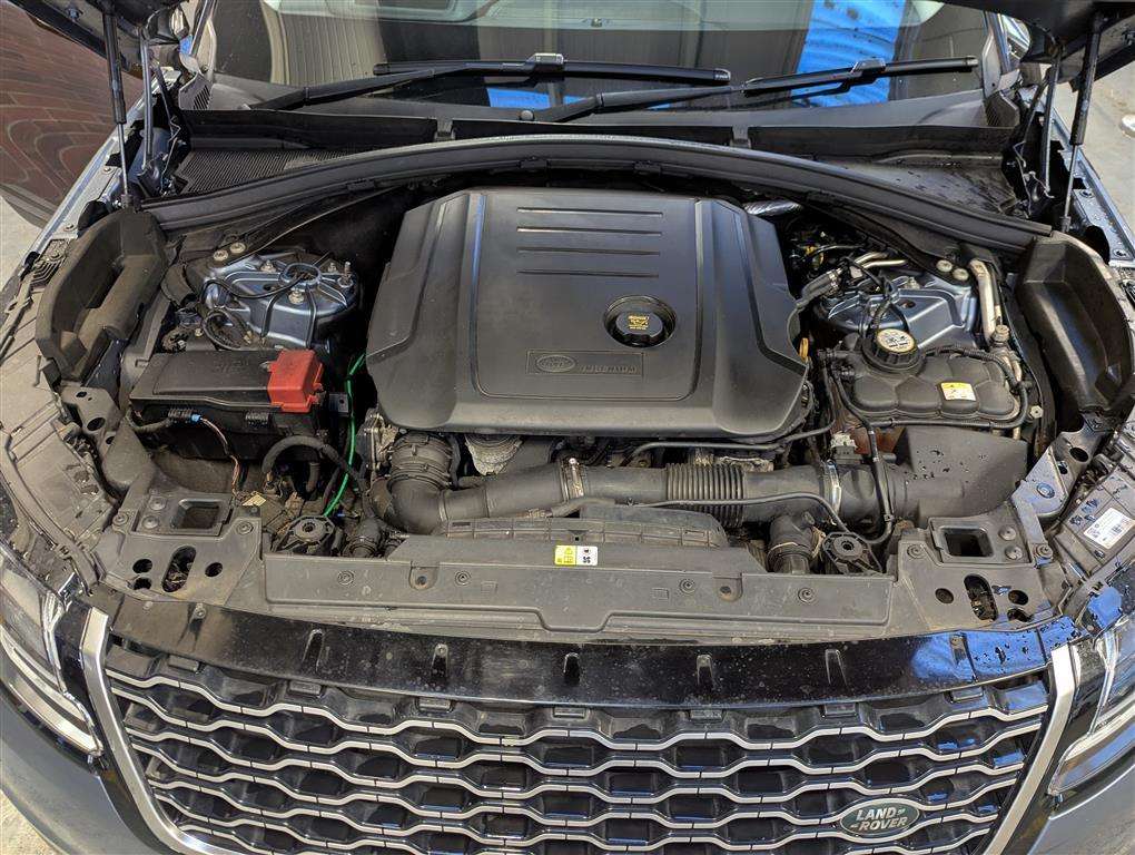 <p>2019 LAND ROVER RANGE ROVER VELAR HSE D18</p>