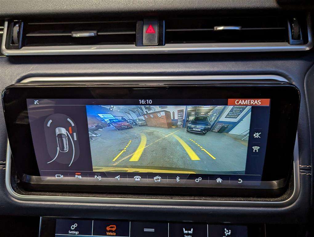 <p>2019 LAND ROVER RANGE ROVER VELAR HSE D18</p>