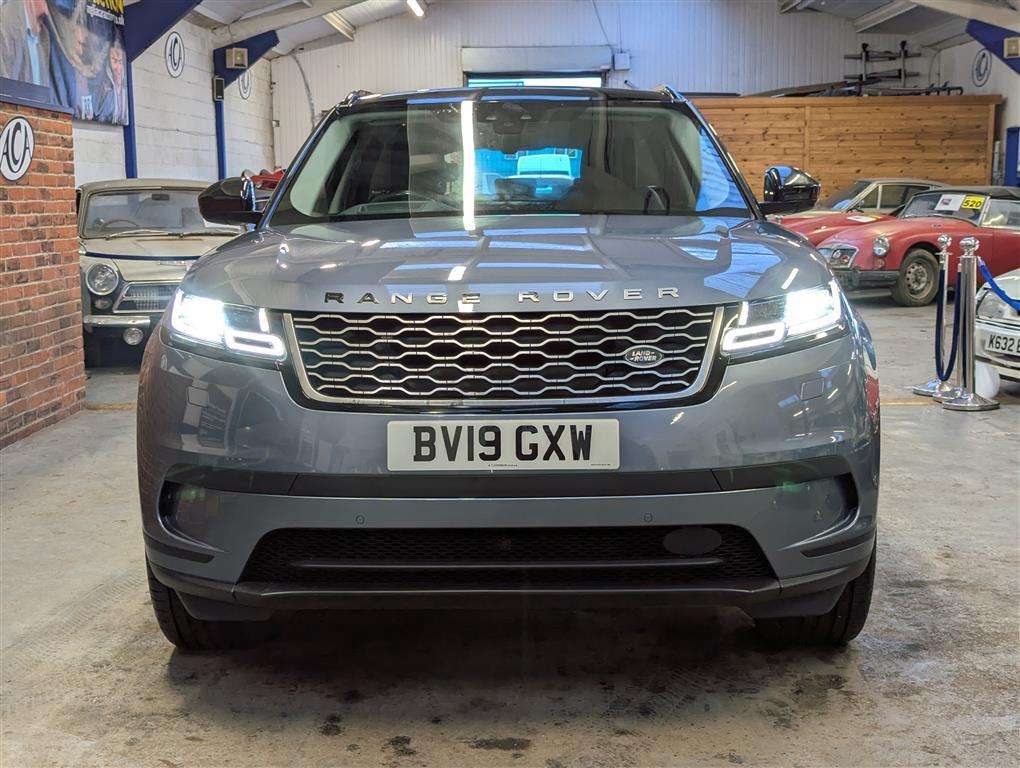 <p>2019 LAND ROVER RANGE ROVER VELAR HSE D18</p>
