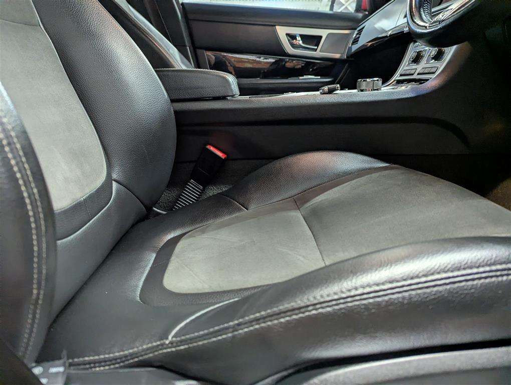 <p>2014 JAGUAR XF R-SPORT V6 D AUTO</p>