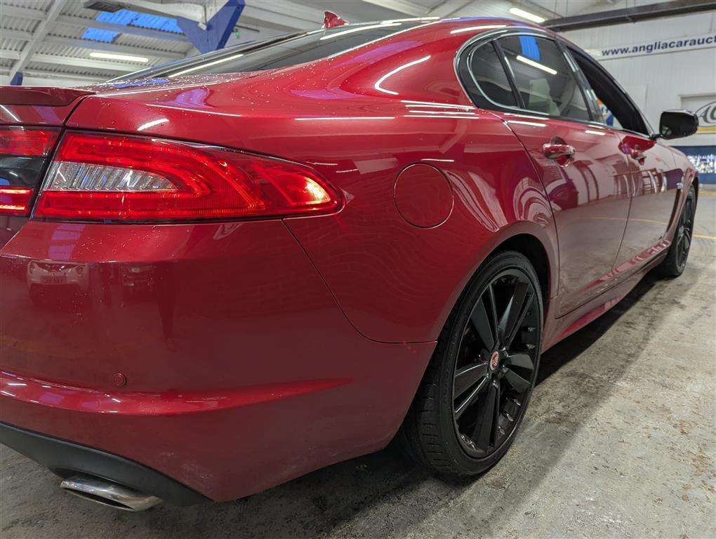 <p>2014 JAGUAR XF R-SPORT V6 D AUTO</p>