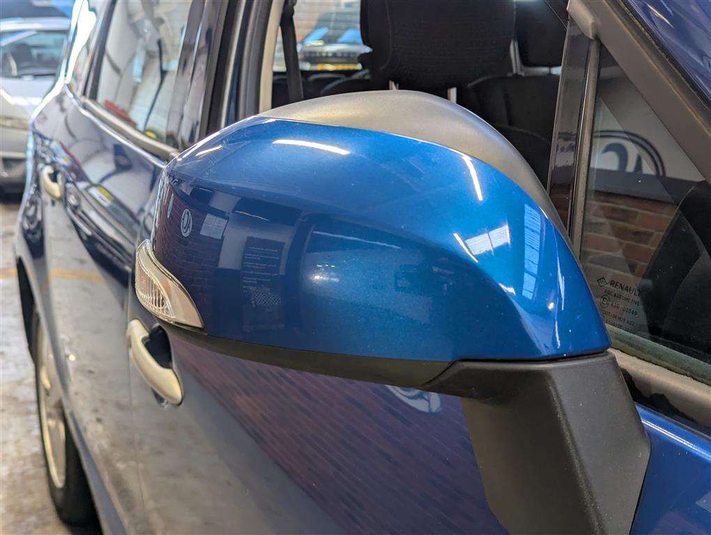 <p>2011 RENAULT GRD SCENIC DY-IQUE T-T DC</p>