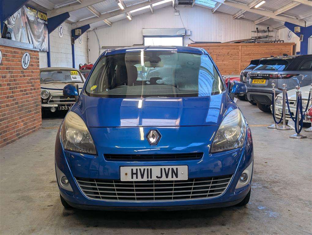 <p>2011 RENAULT GRD SCENIC DY-IQUE T-T DC</p>
