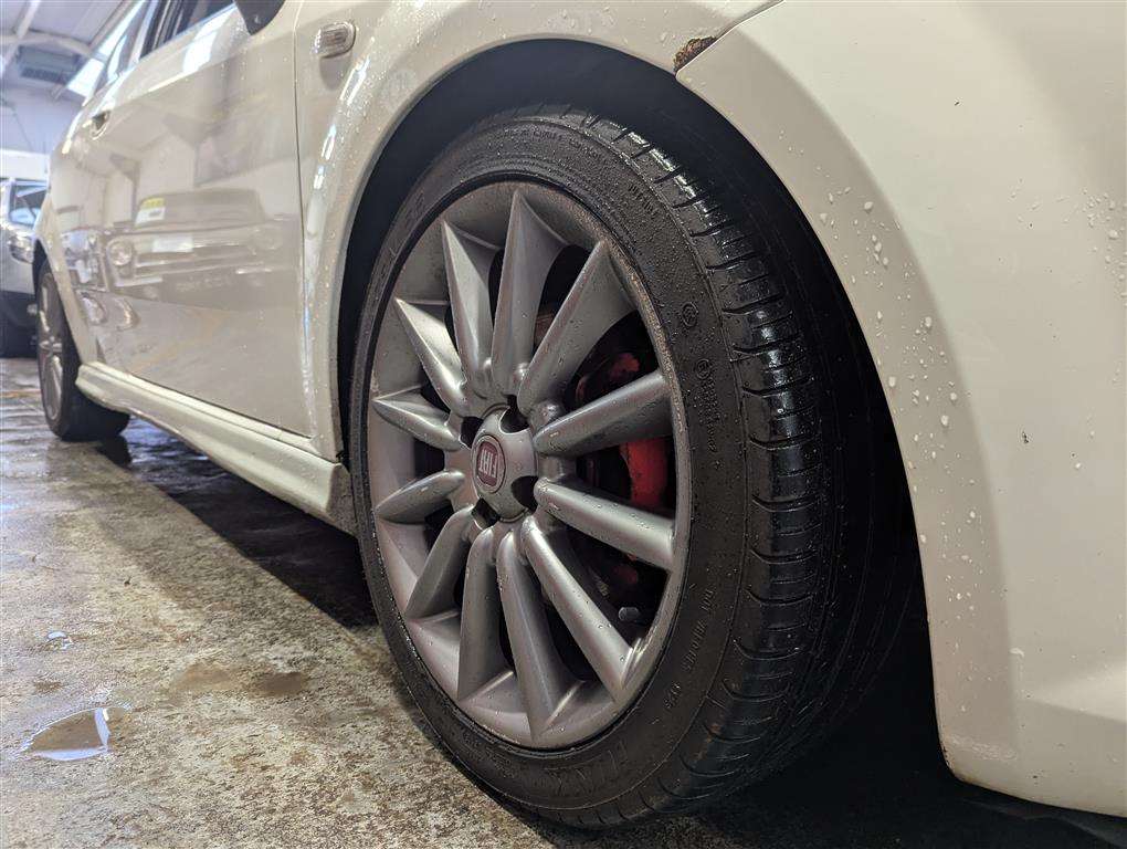 <p>2011 FIAT PUNTO EVO SPORTING MULTIJ</p>