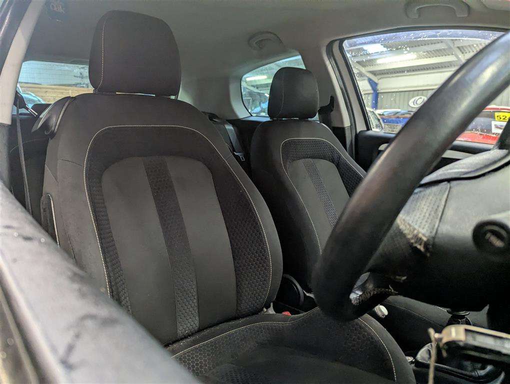 <p>2011 FIAT PUNTO EVO SPORTING MULTIJ</p>