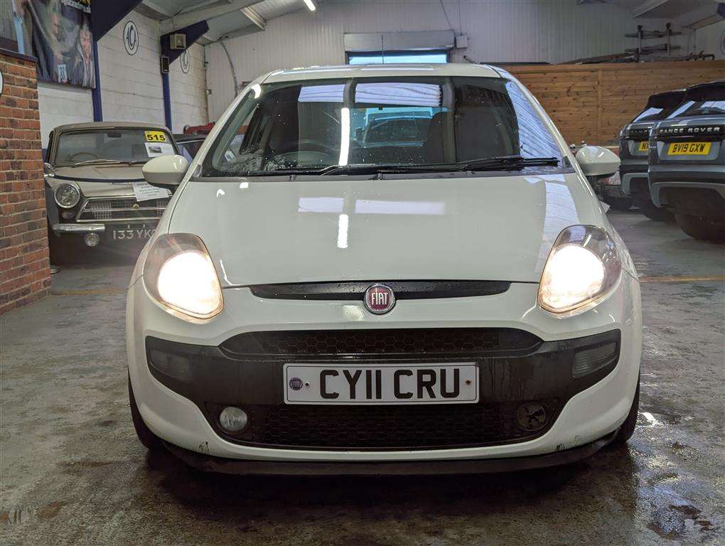 <p>2011 FIAT PUNTO EVO SPORTING MULTIJ</p>