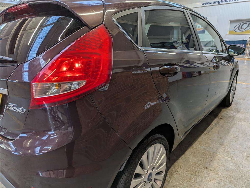 <p>2009 FORD FIESTA TITANIUM 96</p>