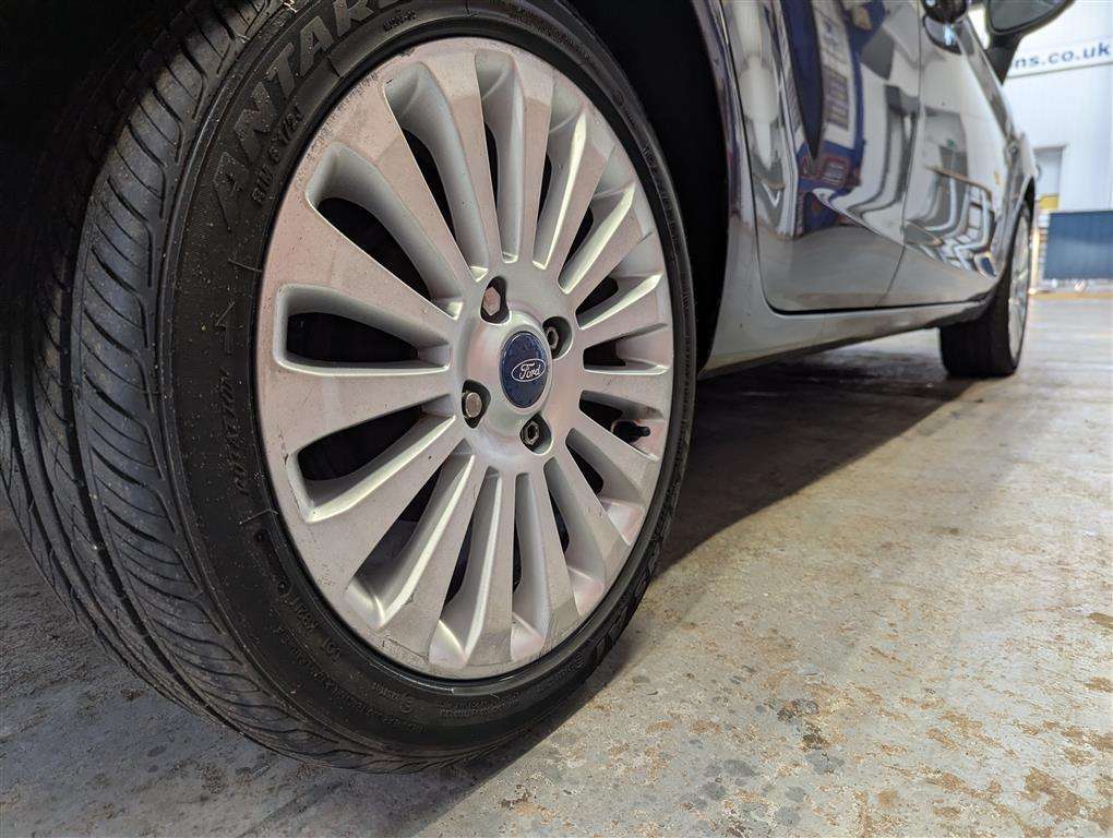 <p>2009 FORD FIESTA TITANIUM 96</p>