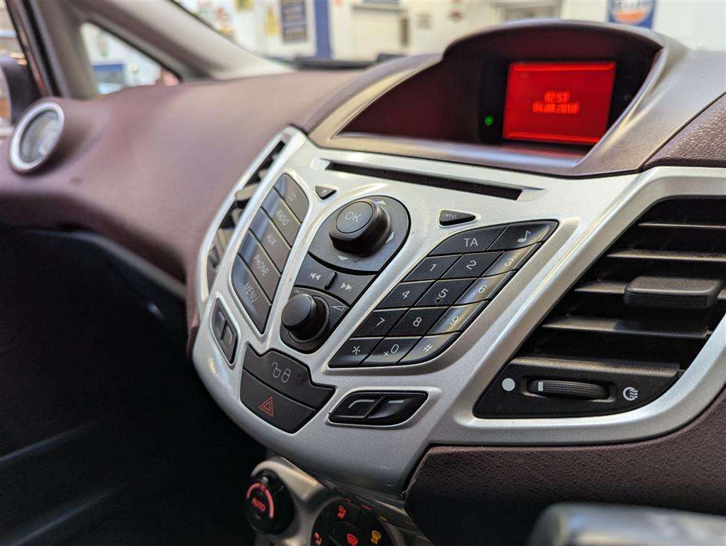 <p>2009 FORD FIESTA TITANIUM 96</p>