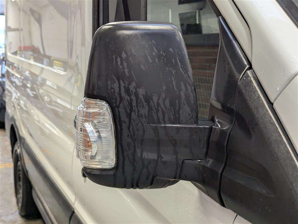 <p>2015 FORD TRANSIT 350 TREND</p>