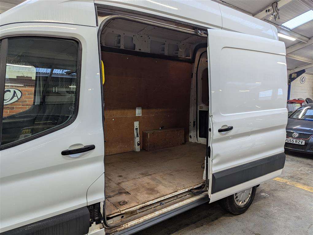 <p>2015 FORD TRANSIT 350 TREND</p>