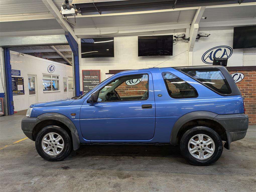 <p>2001 LAND ROVER FREELANDER GS</p>