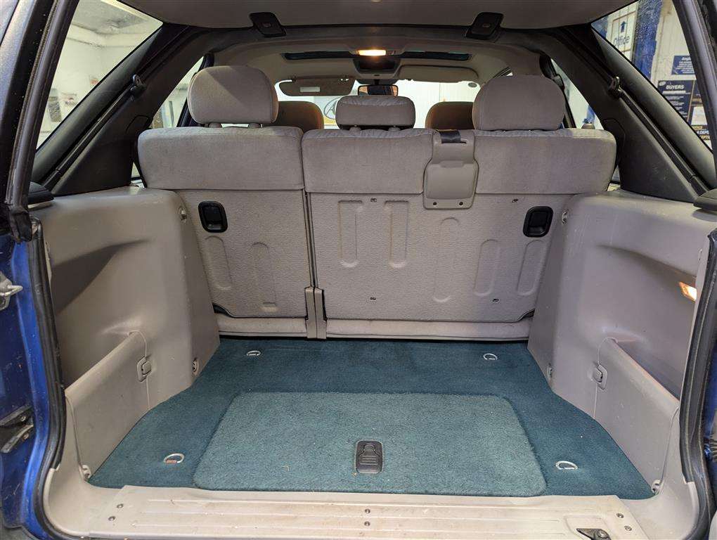 <p>2001 LAND ROVER FREELANDER GS</p>