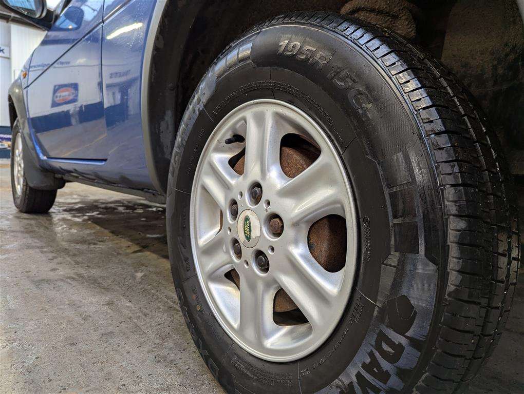 <p>2001 LAND ROVER FREELANDER GS</p>
