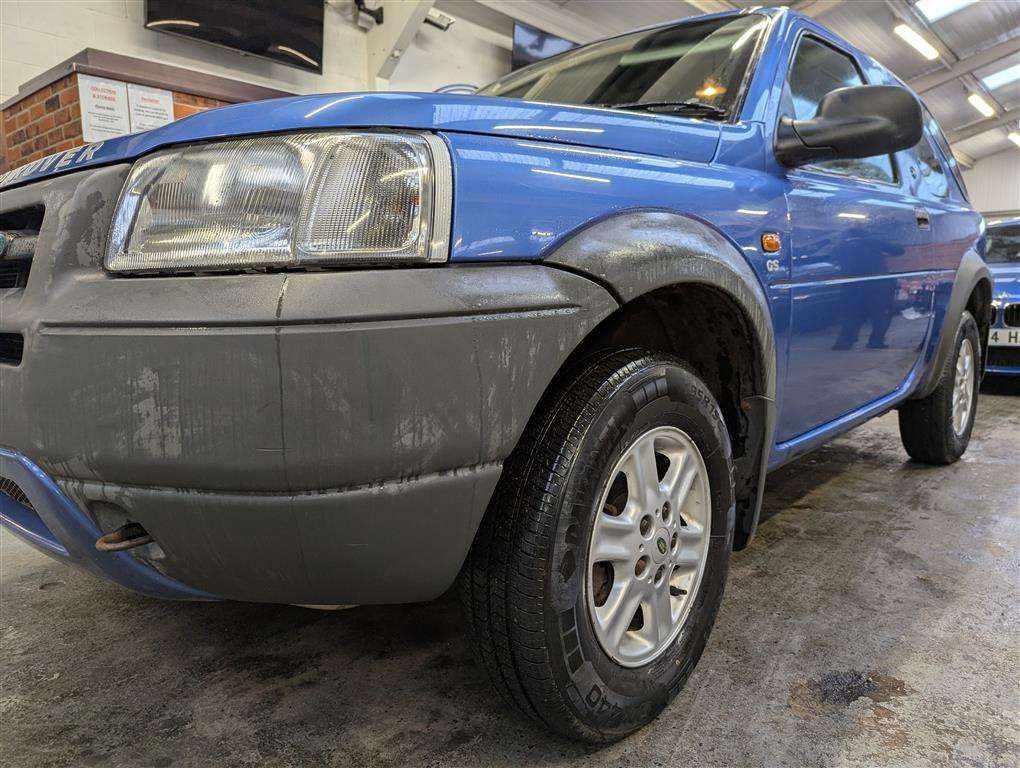 <p>2001 LAND ROVER FREELANDER GS</p>