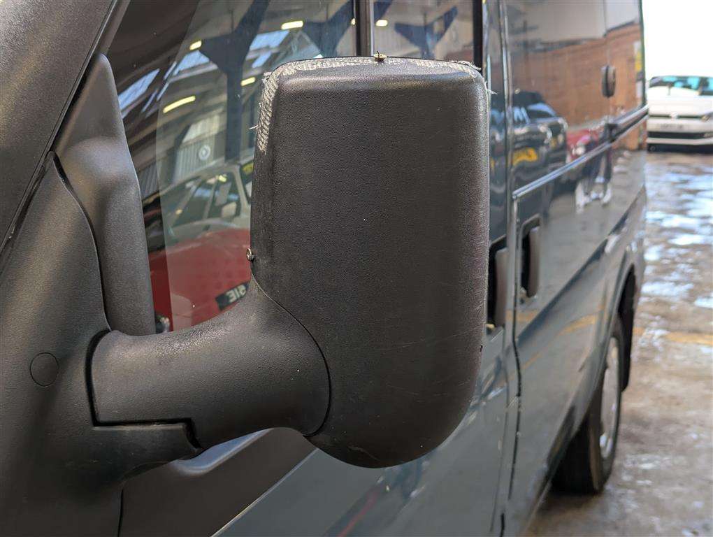 <p>2013 FORD TRANSIT 100 T280 FWD</p>