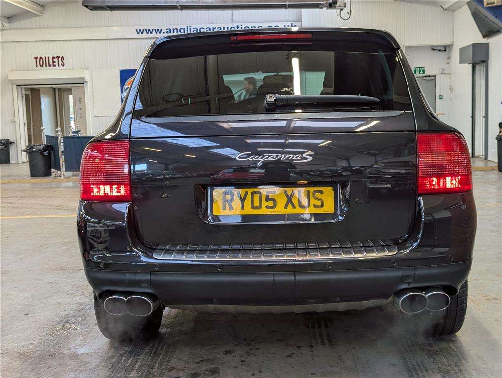 <p>2005 PORSCHE CAYENNE S TIPTRONIC</p>