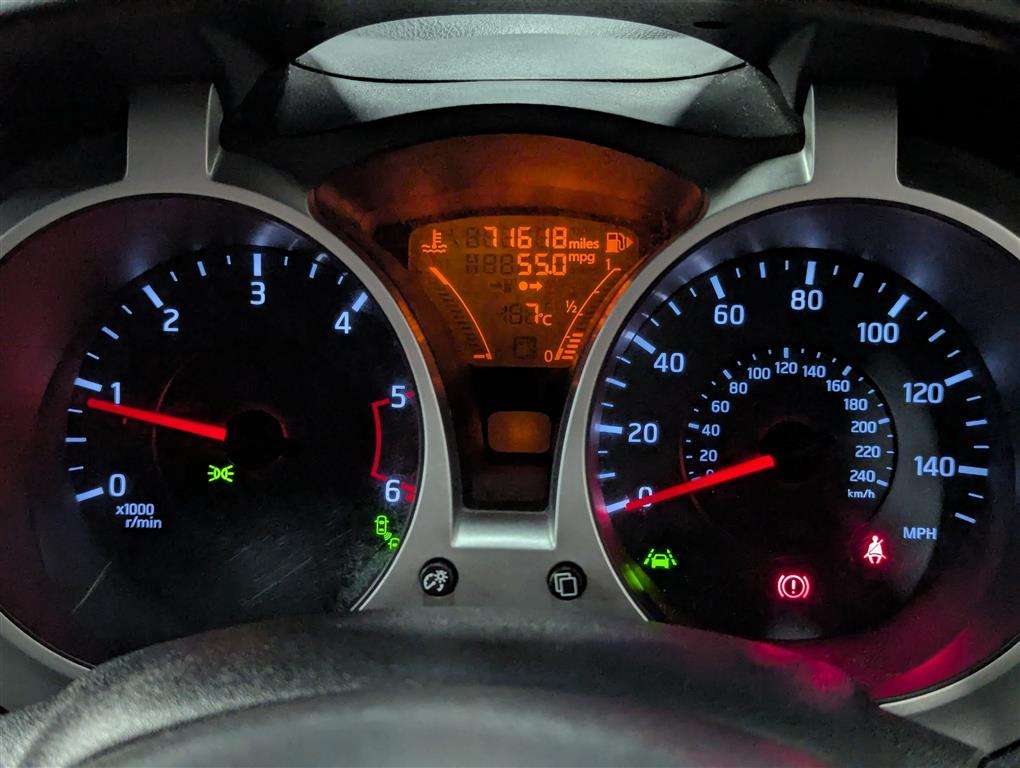 <p>2014 NISSAN JUKE TEKNA DCI</p>