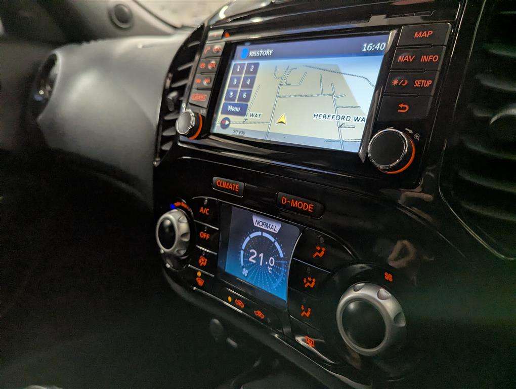 <p>2014 NISSAN JUKE TEKNA DCI</p>