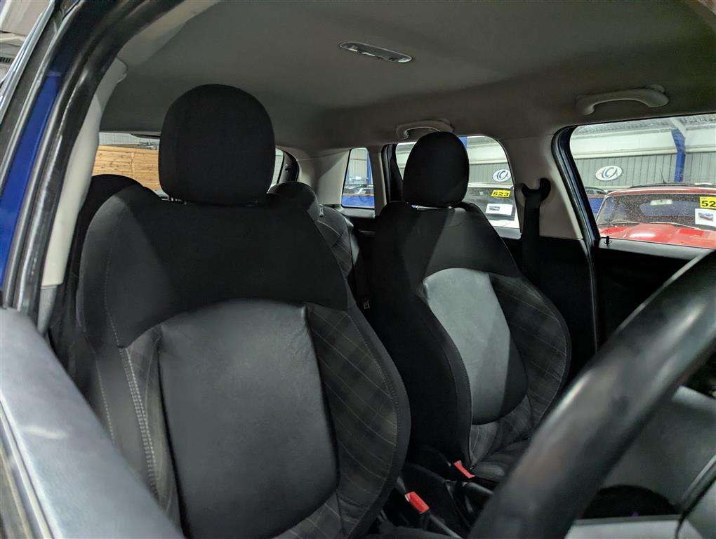 <p>2018 MINI COOPER AUTO</p>