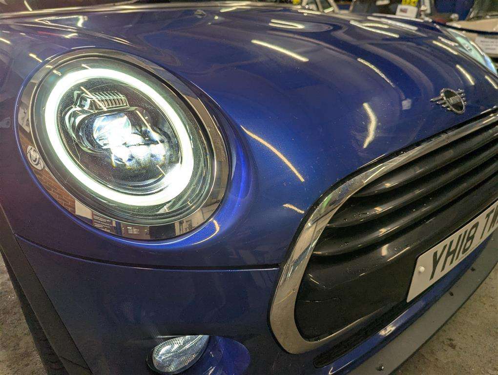 <p>2018 MINI COOPER AUTO</p>