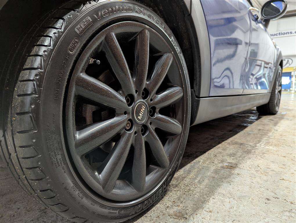 <p>2018 MINI COOPER AUTO</p>