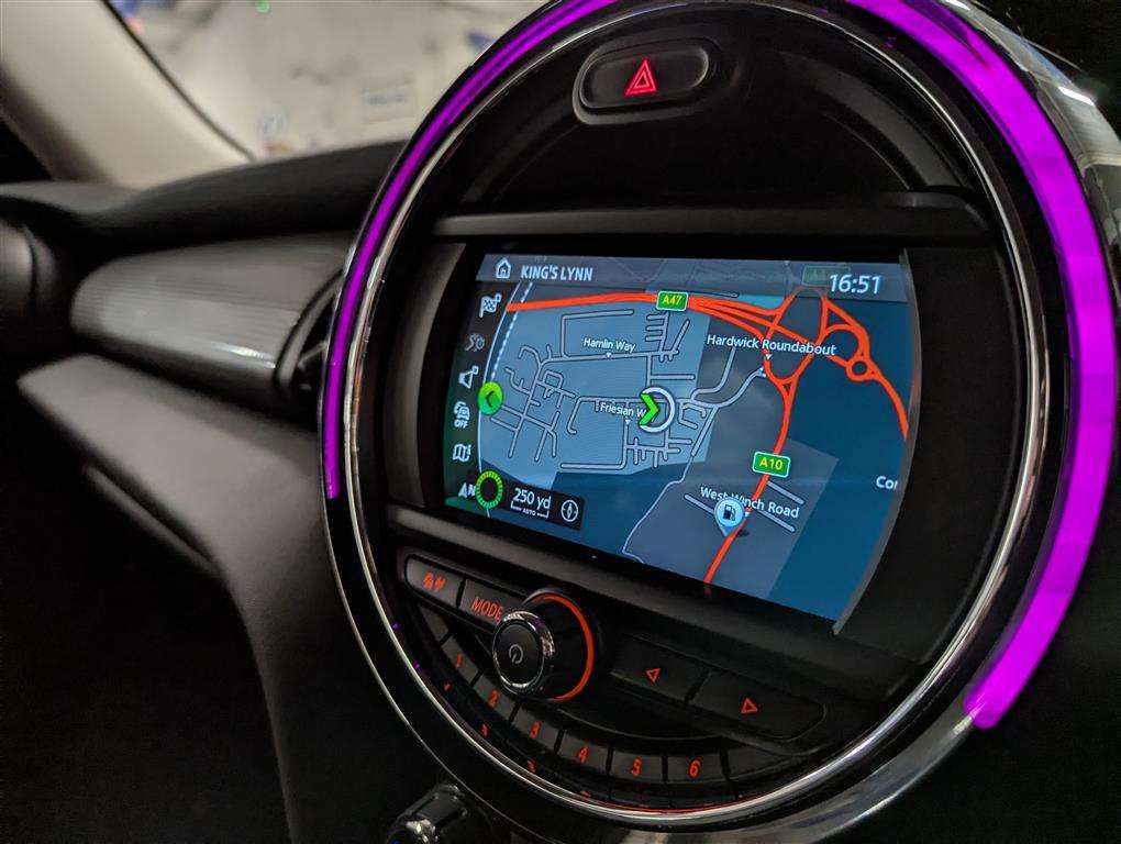 <p>2018 MINI COOPER AUTO</p>