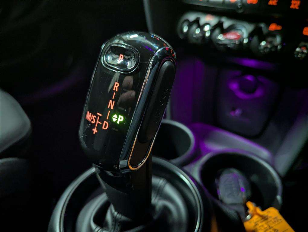 <p>2018 MINI COOPER AUTO</p>