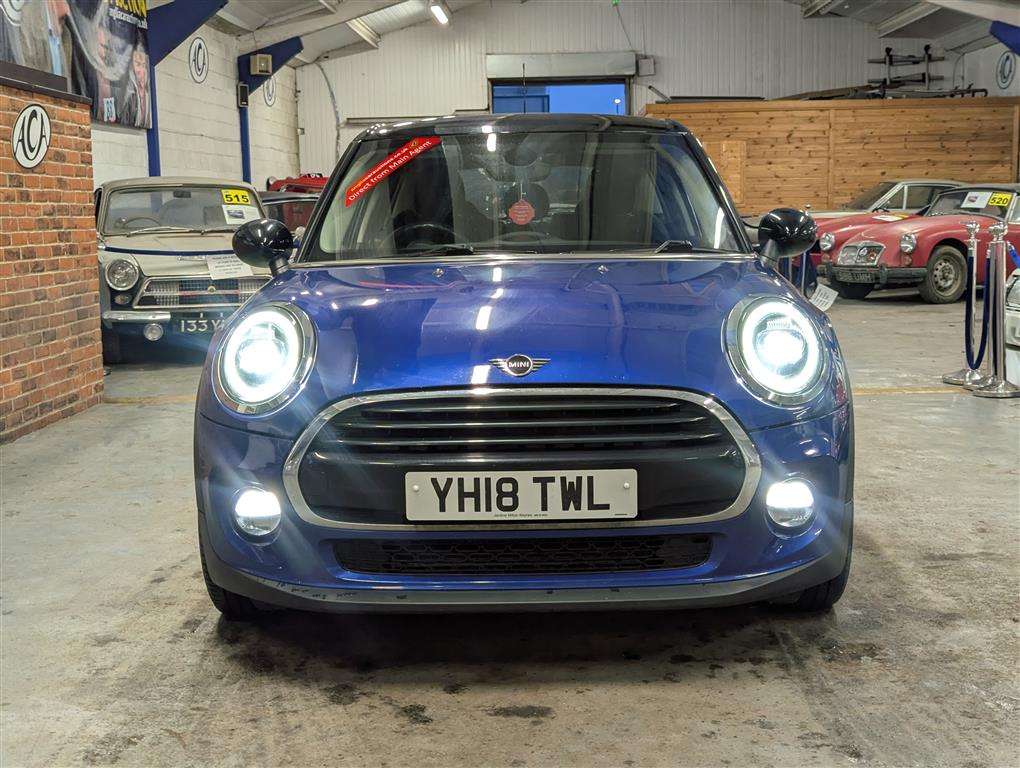 <p>2018 MINI COOPER AUTO</p>
