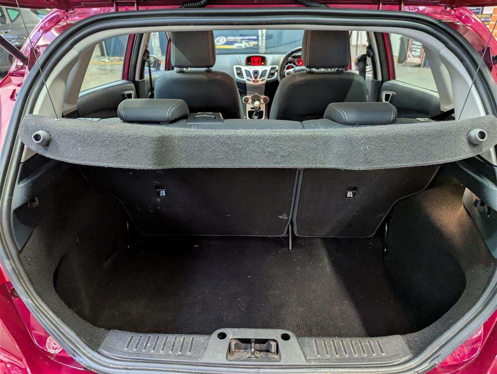 <p>2012 FORD FIESTA ZETEC</p>